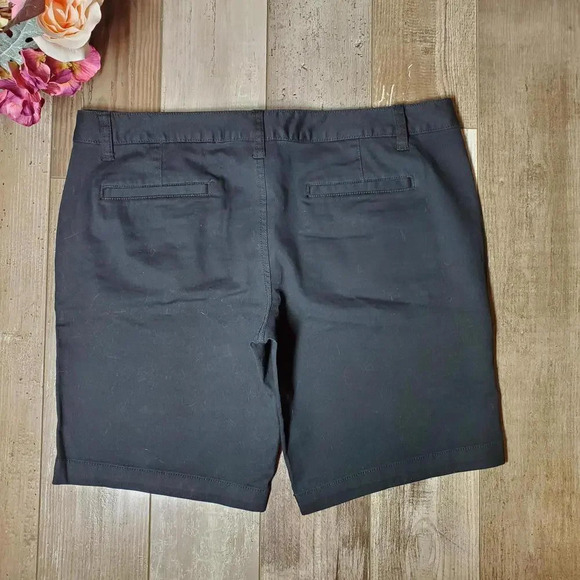 NWT Mossimo Supply Co. Black Bermuda Chino Shorts Size 13 Slim Juniors - Picture 8 of 14